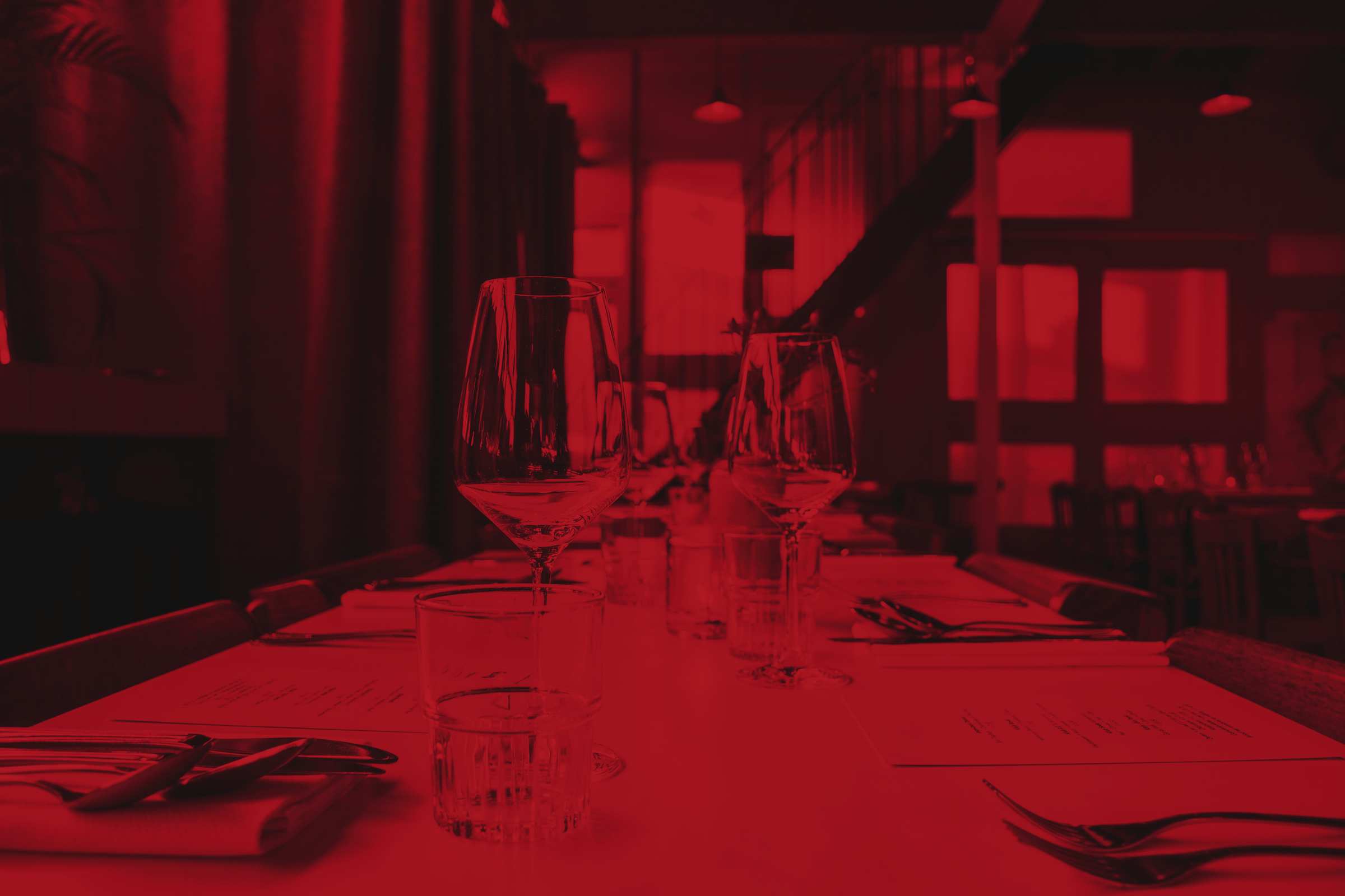 Restaurant dining table service - Restaurant staff training
